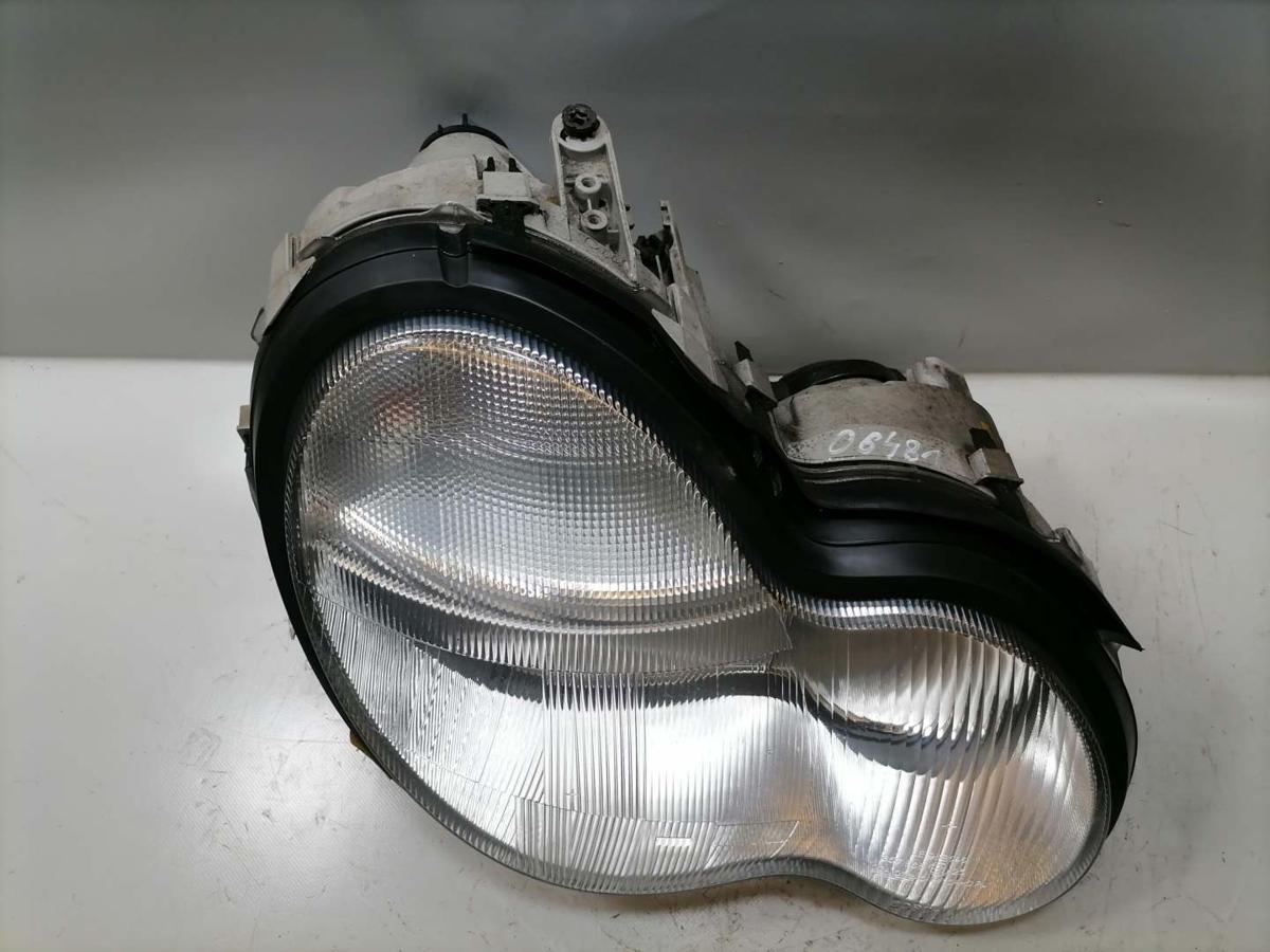 Mercedes C Klasse W203 original Scheinwerfer vorn rechts Halogen Bj.2001